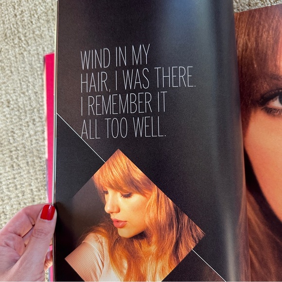 Rare Taylor Swift Red Book - Picture 7 of 7